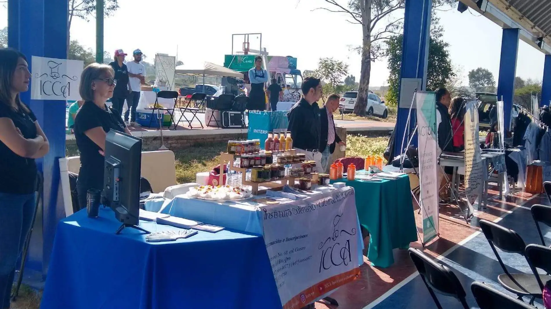 Emprendedores toman en cuenta muchas estrategias comerciales para generar ingresos. Foto Dolores Martínez.El Sol de San Juan del Río.